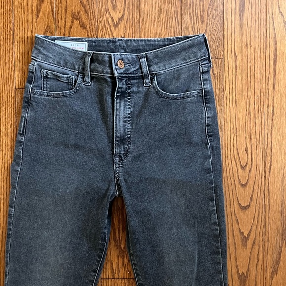 GAP Universal Jegging Sky High Grey Wash Jeans - Picture 3 of 8